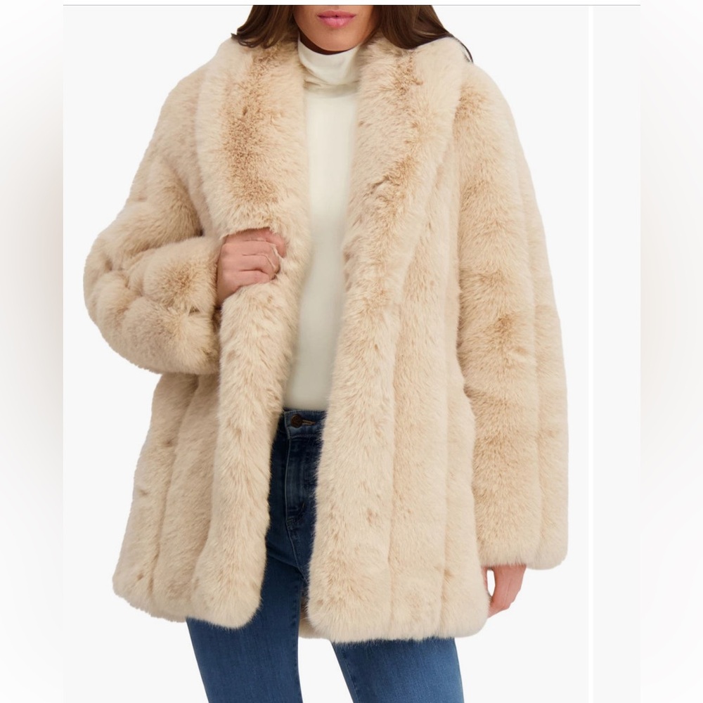Luxurious Lyla grant Cream Faux Fur Coat